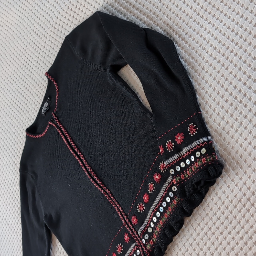 Icelandic Design Sweater Size M - image 5